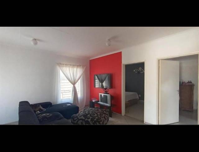 2 BEDROOM HOUSE FOR SALE IN SALFIN